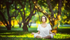 爱游戏-詹姆斯赛事官方发布惊险取胜新规，老鹰争议不断！